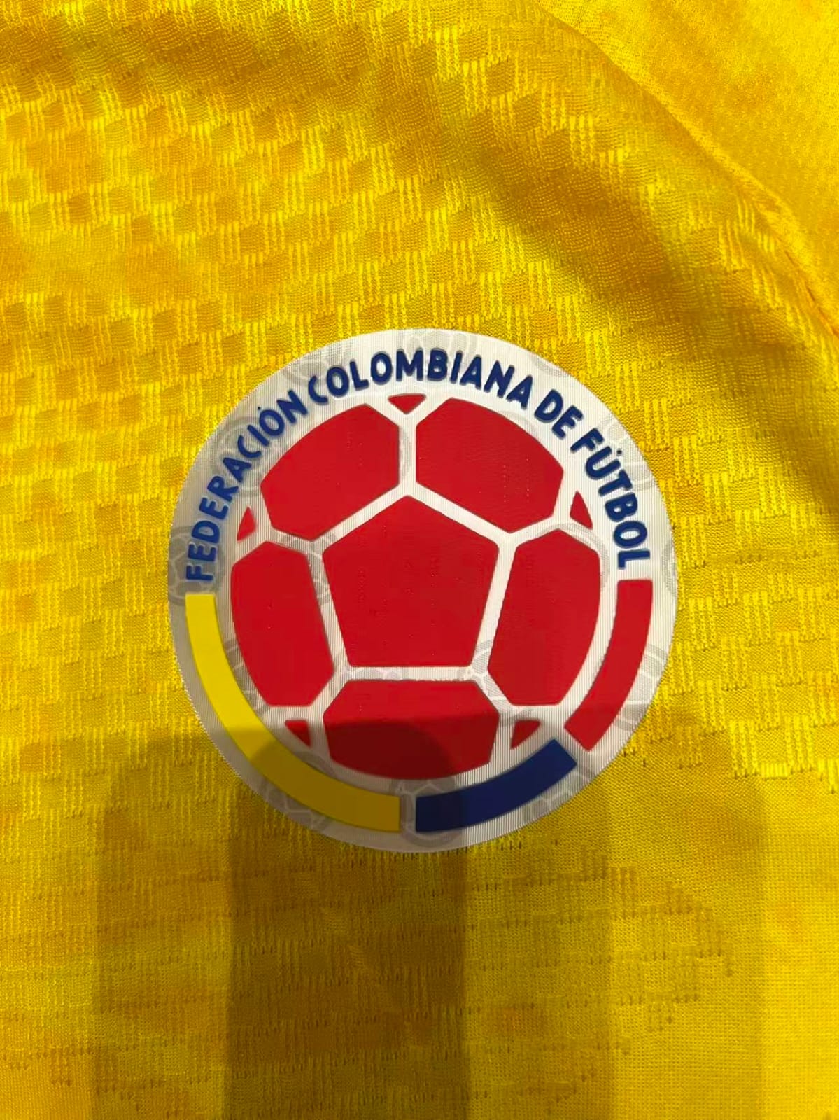 Camiseta Colombia Mundial 2026 Tipo Jugador 1.1 encauchetada: La Nueva Piel Para Vivir Cada Partido Con Orgullo